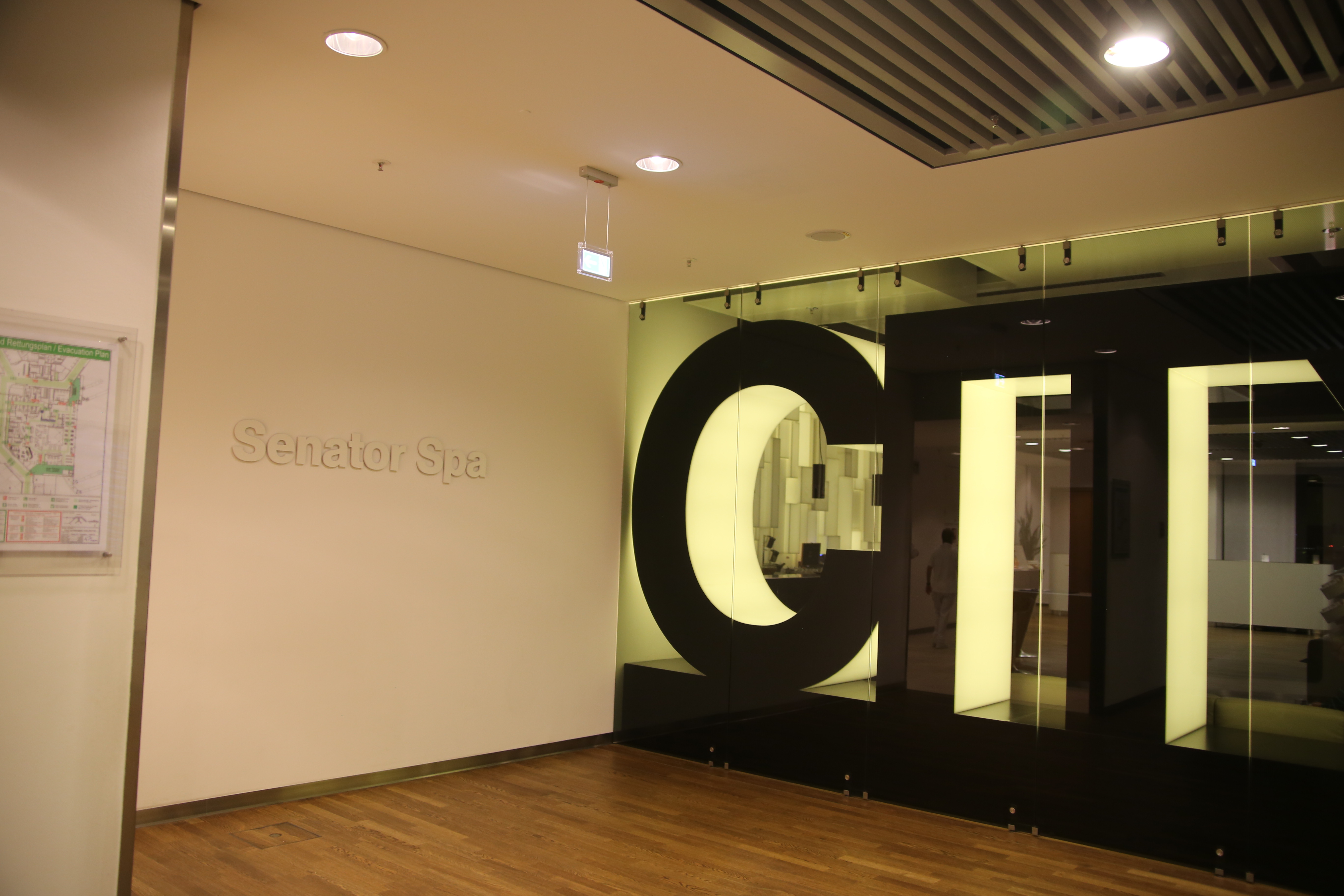 Frankfurt lounge — dining